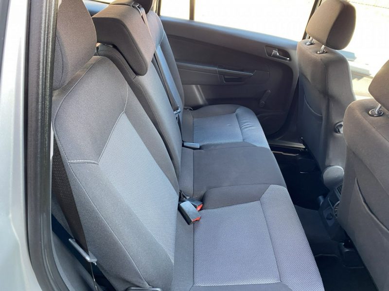 Opel Zafira Niezawodna,mocna benzyna,7 m,hak ,po liftingu,tempomat, opony wielosez B (2005-2011)