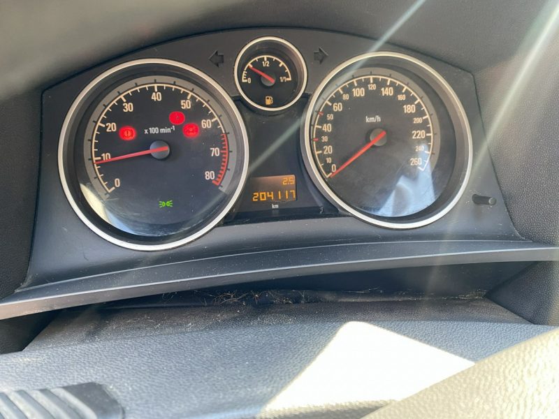 Opel Zafira Niezawodna,mocna benzyna,7 m,hak ,po liftingu,tempomat, opony wielosez B (2005-2011)