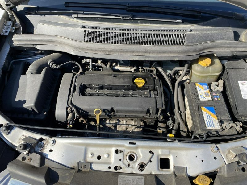 Opel Zafira Niezawodna,mocna benzyna,7 m,hak ,po liftingu,tempomat, opony wielosez B (2005-2011)