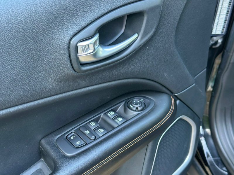 Jeep Compass Faktura VAT 23% 1.3 Limited Benzyna / Hybrid 4xe II (2016-)