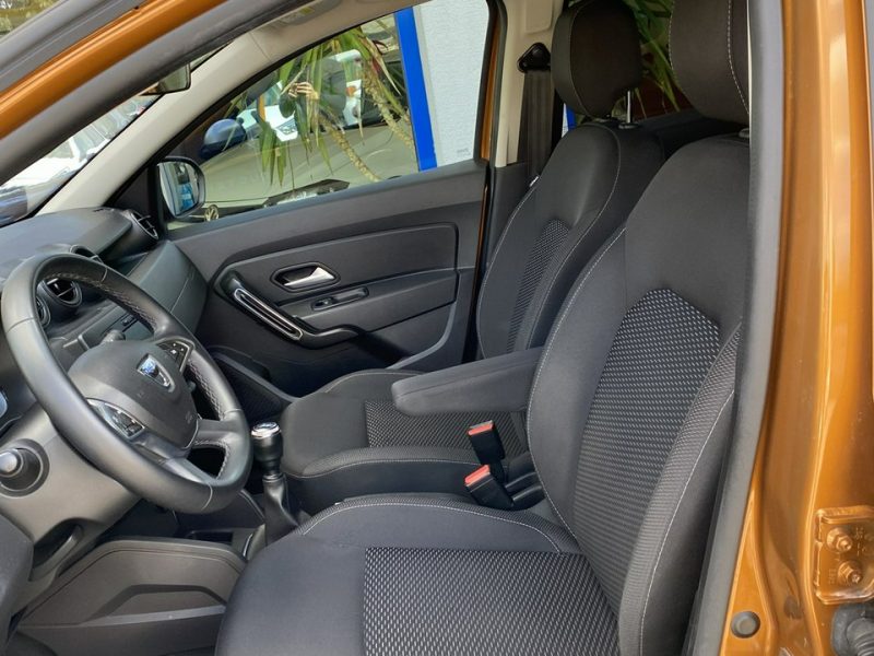 Dacia Duster 1.6 115 , Kamera,Navi,Niski Przebieg II (2017-2024)