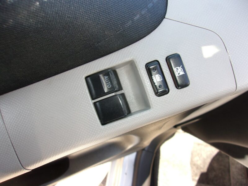Toyota Yaris Automat 1.3 VVT-i Klimatyzacja El.Szyby, El. Lusterka II (2005-2011)