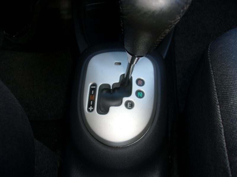 Toyota Yaris Automat 1.3 VVT-i Klimatyzacja El.Szyby, El. Lusterka II (2005-2011)