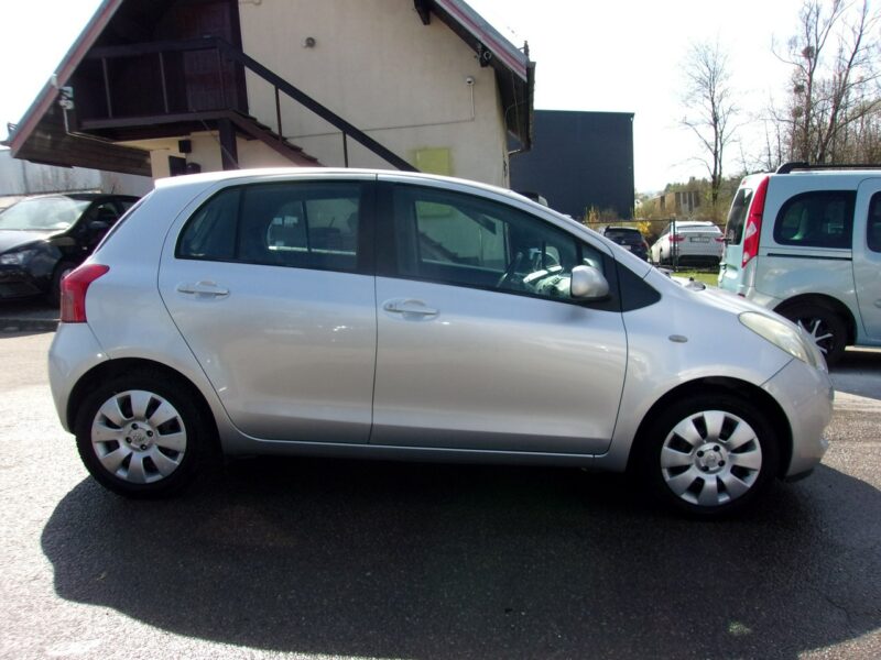 Toyota Yaris Automat 1.3 VVT-i Klimatyzacja El.Szyby, El. Lusterka II (2005-2011)