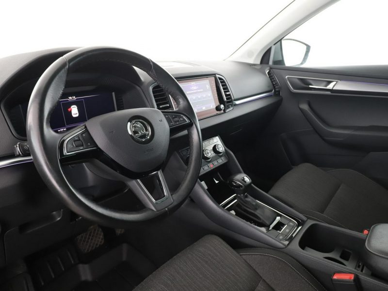Škoda Karoq STYLE automat virtual navi PDC grzane fotele climatronic LED