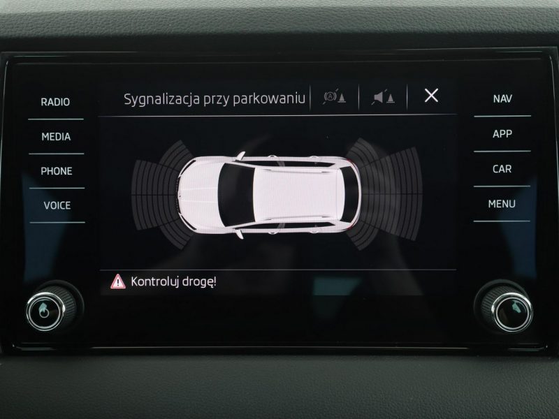 Škoda Karoq STYLE automat virtual navi PDC grzane fotele climatronic LED