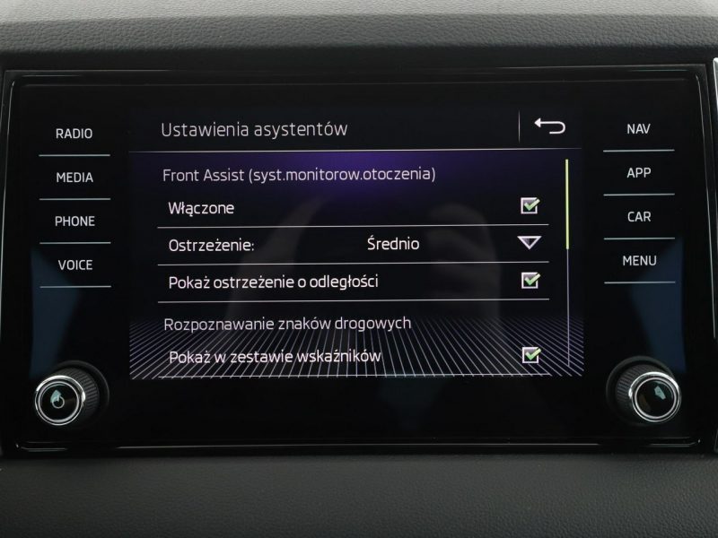 Škoda Karoq STYLE automat virtual navi PDC grzane fotele climatronic LED