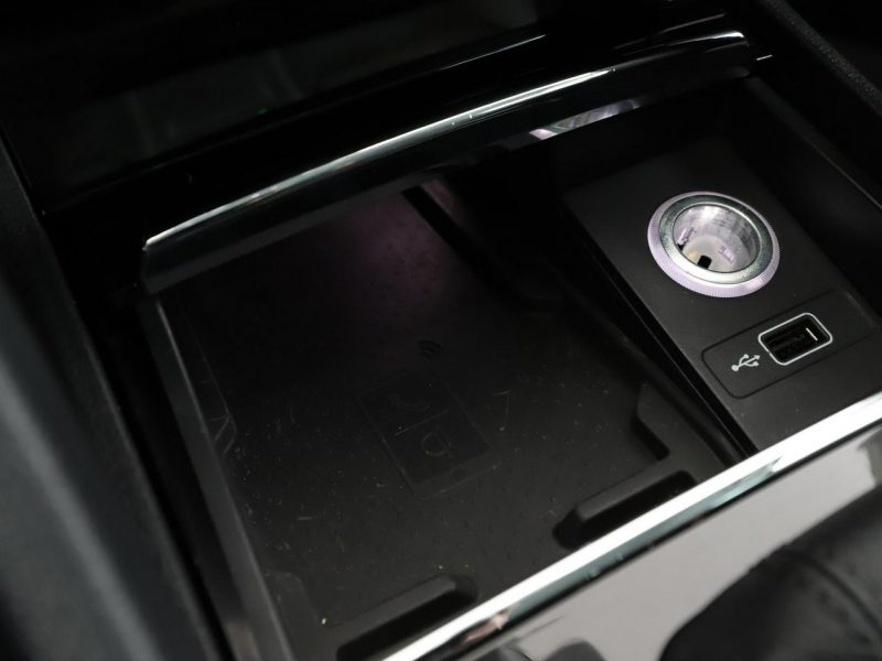 Škoda Karoq STYLE automat virtual navi PDC grzane fotele climatronic LED