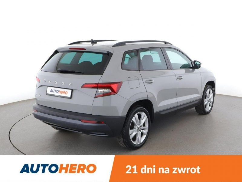 Škoda Karoq STYLE automat virtual navi PDC grzane fotele climatronic LED