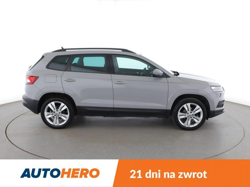 Škoda Karoq STYLE automat virtual navi PDC grzane fotele climatronic LED