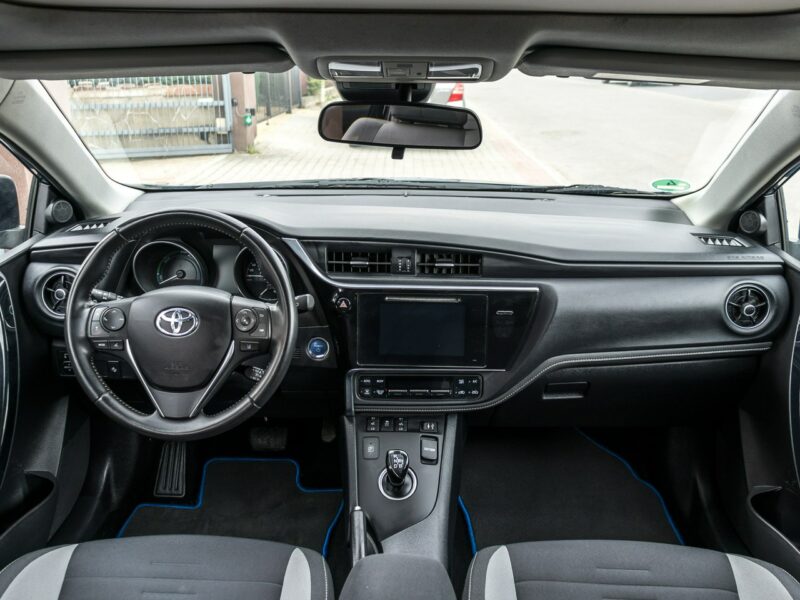 Toyota Auris 1.8_Hybryda_99KM_141 tyś. km II (2012-)