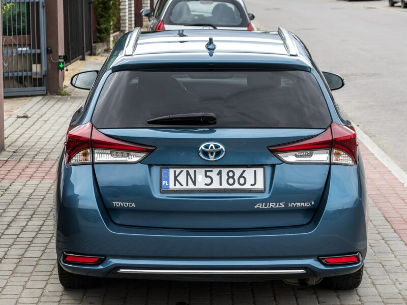 Toyota Auris 1.8_Hybryda_99KM_141 tyś. km II (2012-)