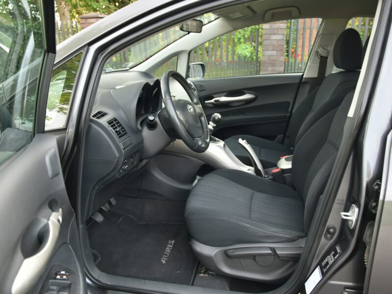 Toyota Auris 1.6VVT-i 132KM GAZ 2009r. Climatronic alufelgi Isofix HAK 5drzwi I (2006-2012)