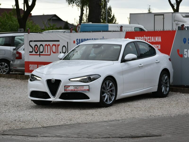 Alfa Romeo Giulia 2.2d Manual 2018r. jak NOWA 31tkm DNA NAVi Skóra LED Polecam