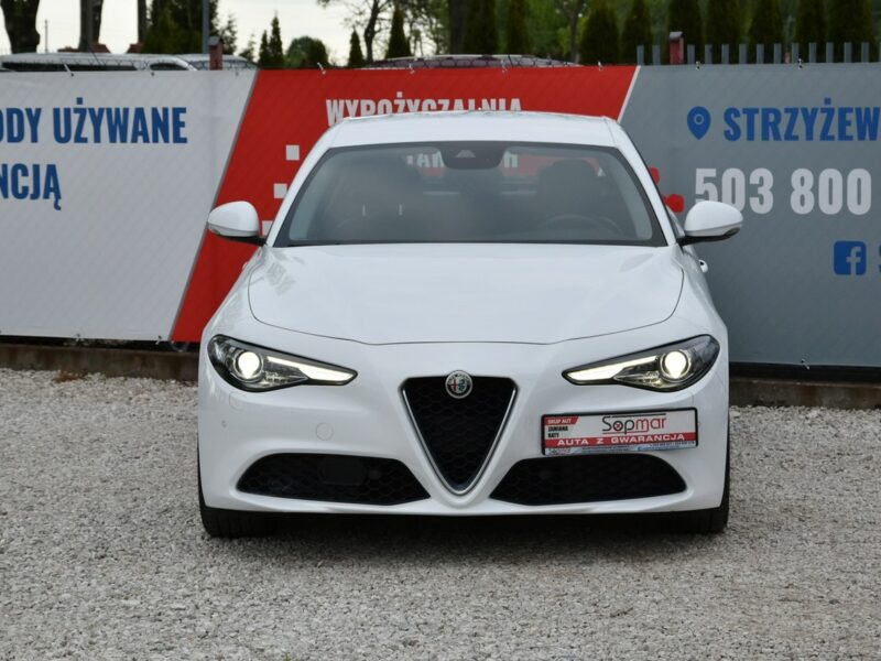 Alfa Romeo Giulia 2.2d Manual 2018r. jak NOWA 31tkm DNA NAVi Skóra LED Polecam