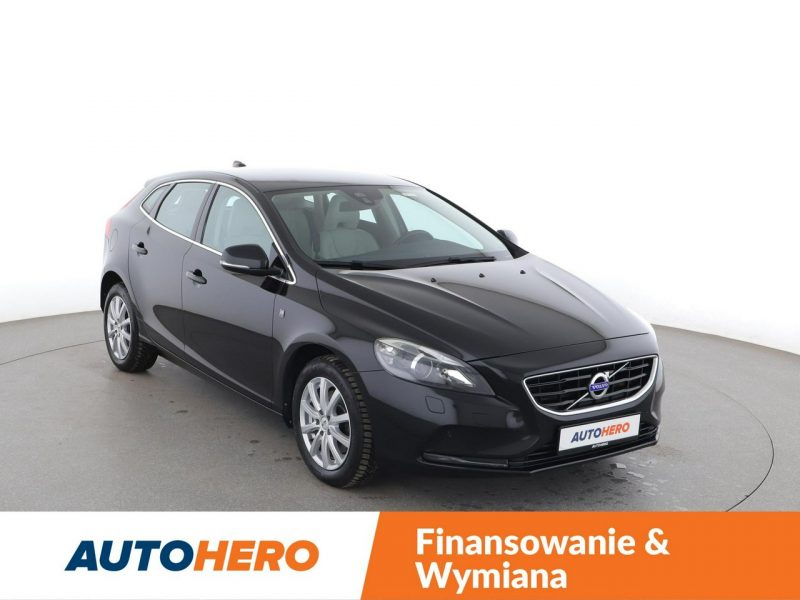 Volvo V40 2.0 T2 Ocean Race Tempomat Navi Grzane Fotele Skóra BiXenon TFT Kamera II (2012-)