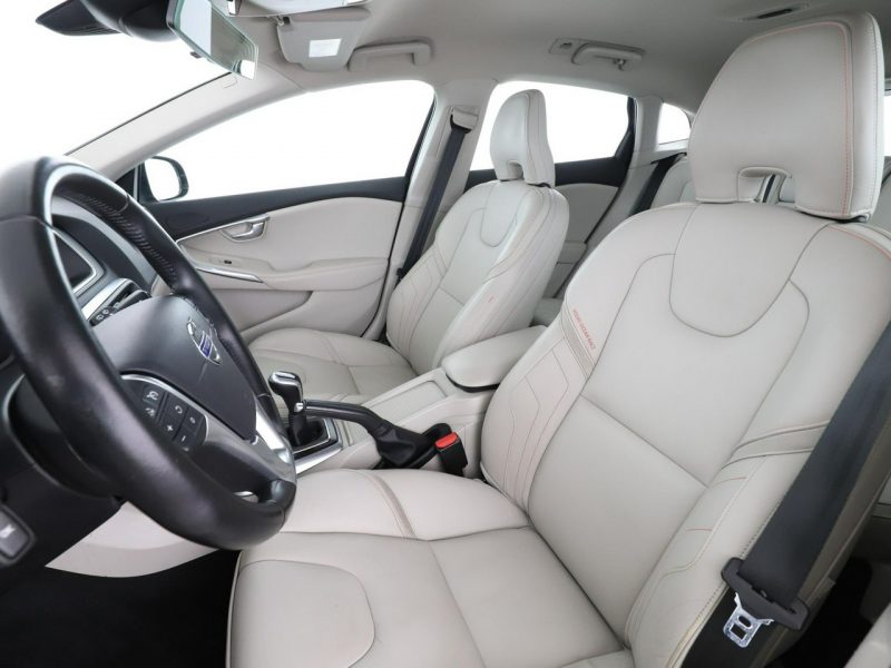 Volvo V40 2.0 T2 Ocean Race Tempomat Navi Grzane Fotele Skóra BiXenon TFT Kamera II (2012-)