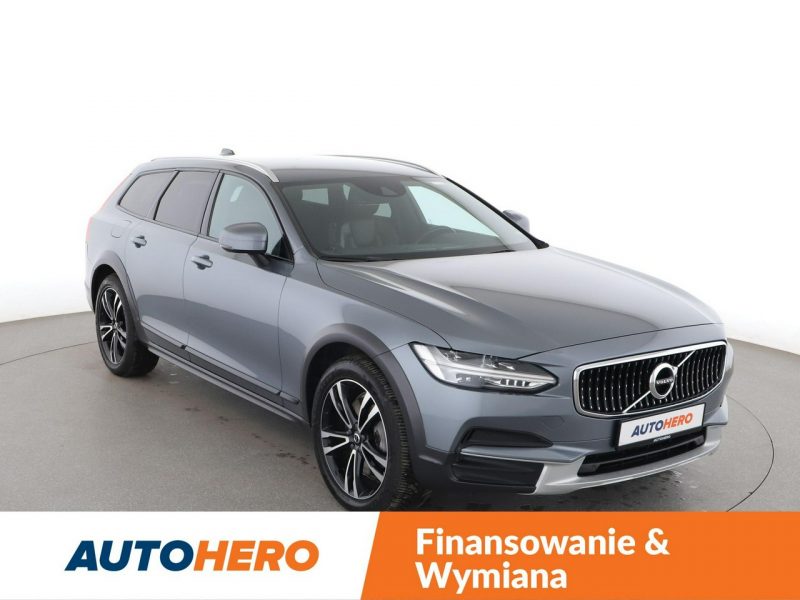 Volvo V90 Cross Country FV23% 4x4 automat skóra zintegrowane foteliki full LED navi czujniki p