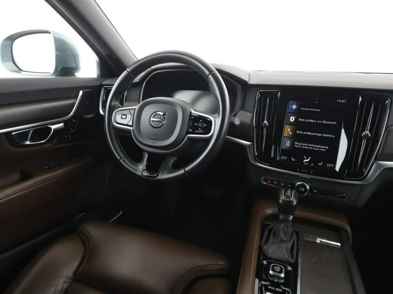 Volvo V90 Cross Country FV23% 4x4 automat skóra zintegrowane foteliki full LED navi czujniki p