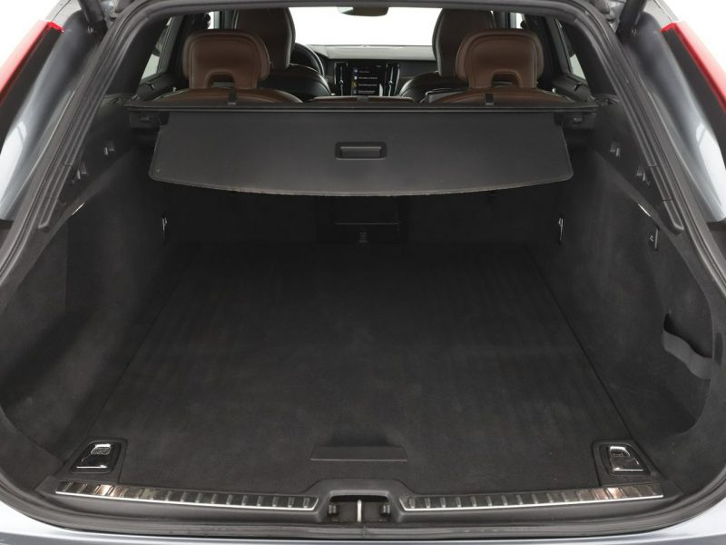 Volvo V90 Cross Country FV23% 4x4 automat skóra zintegrowane foteliki full LED navi czujniki p