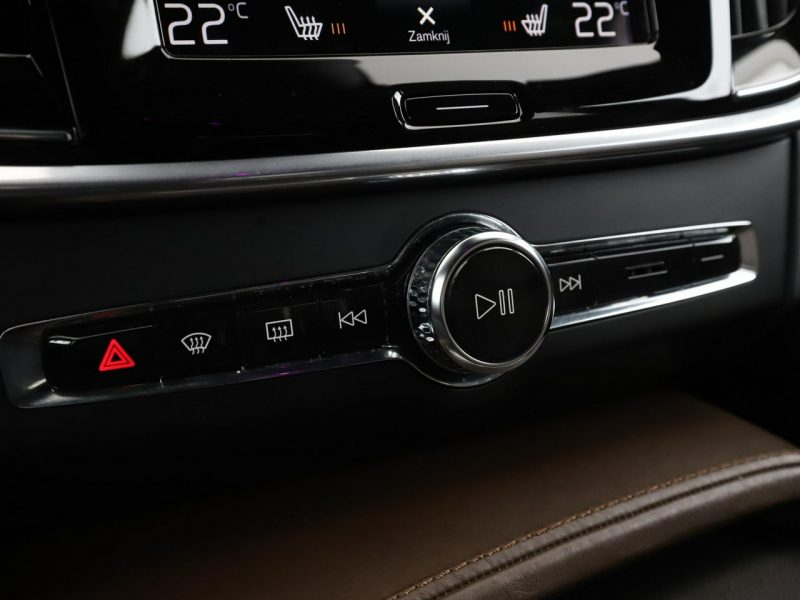 Volvo V90 Cross Country FV23% 4x4 automat skóra zintegrowane foteliki full LED navi czujniki p