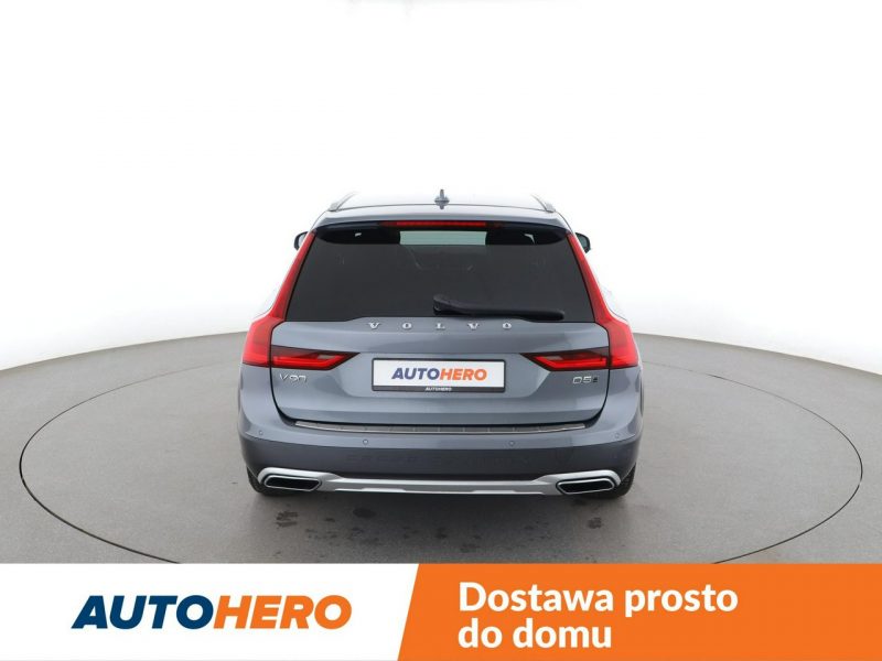 Volvo V90 Cross Country FV23% 4x4 automat skóra zintegrowane foteliki full LED navi czujniki p