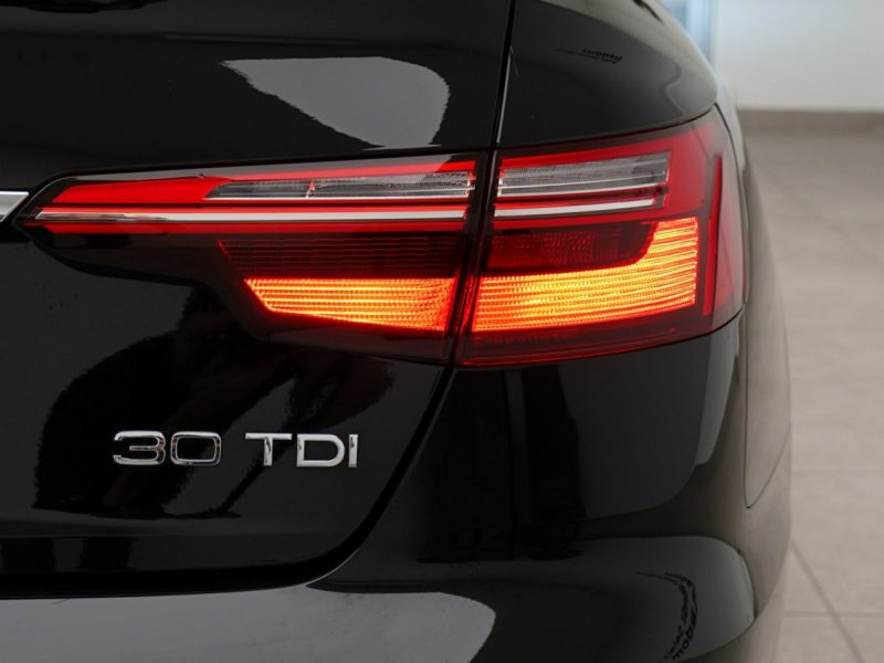Audi A4 30TDI 136KM LED Tempomat Ambient B9 (2015-)