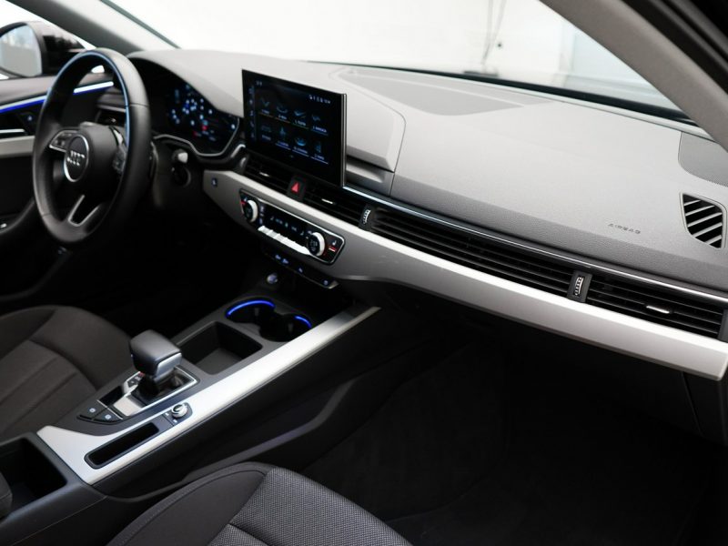 Audi A4 30TDI 136KM LED Tempomat Ambient B9 (2015-)
