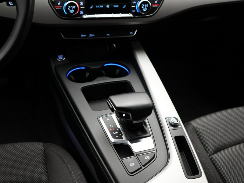 Audi A4 30TDI 136KM LED Tempomat Ambient B9 (2015-)