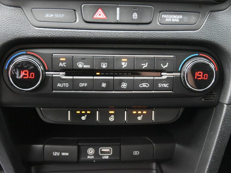 Kia Cee'd 1.6CRDi 116KM Manual XI.2018r. Climatronic NAVi Kamera Isofix TEMPOMAT III (2018-)