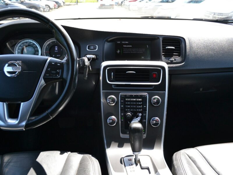 Volvo V60 Nawigacja*Climatronic*Serwis*LED*Automat 2.0T 203KM I (2010-2018)