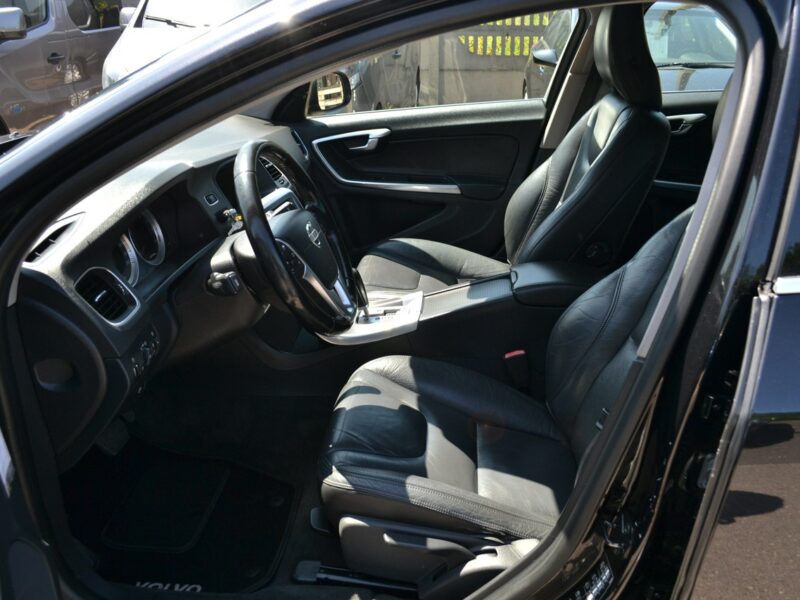 Volvo V60 Nawigacja*Climatronic*Serwis*LED*Automat 2.0T 203KM I (2010-2018)