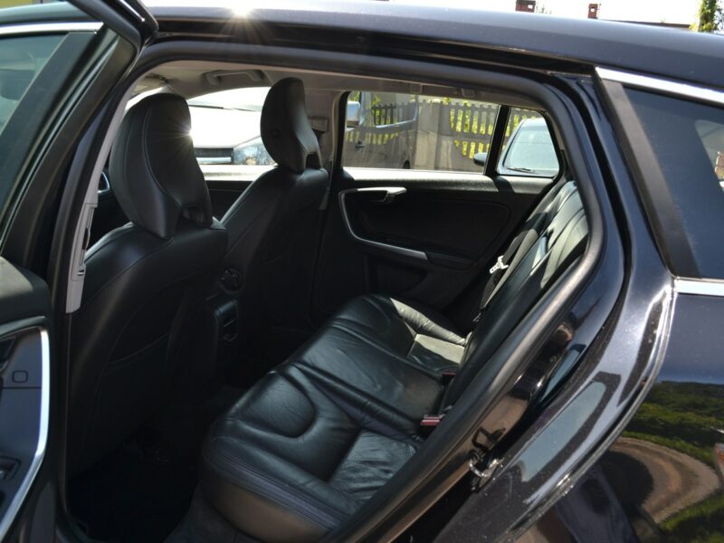 Volvo V60 Nawigacja*Climatronic*Serwis*LED*Automat 2.0T 203KM I (2010-2018)