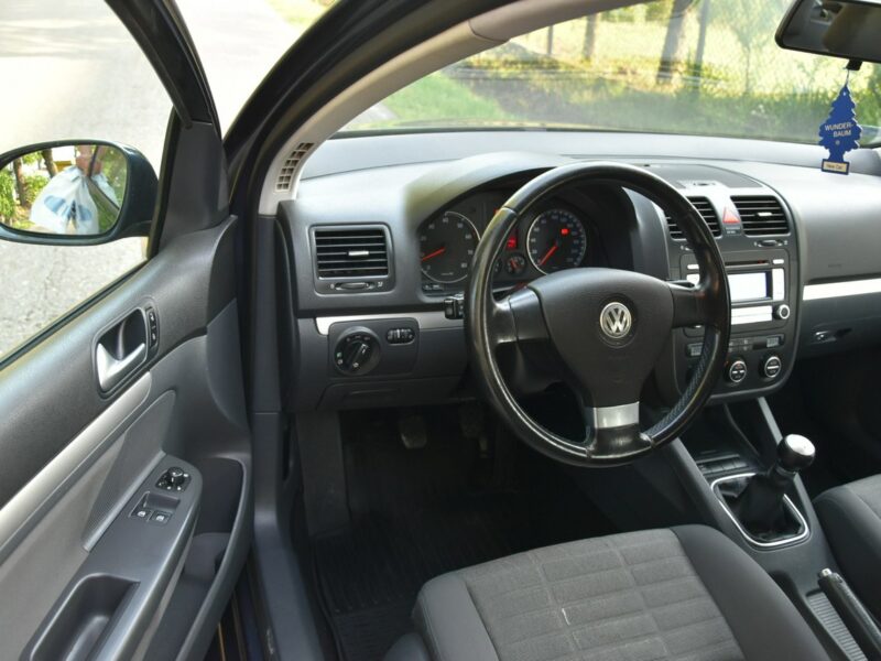 Volkswagen Golf V Tour 1.4MPi 80KM 2007r. climatronic alufelgi czujniki POLECAM V (2003-2008)