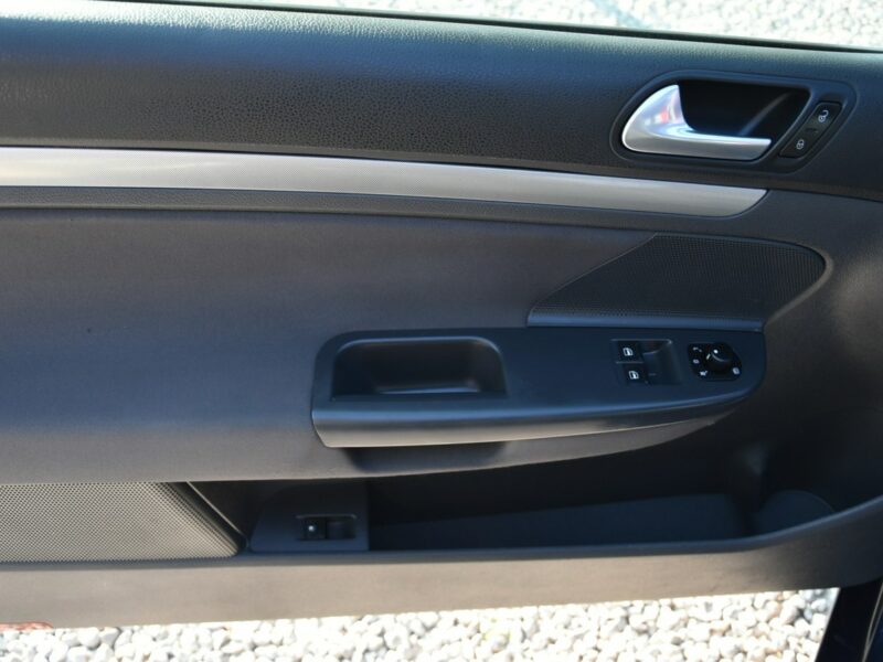 Volkswagen Golf V Tour 1.4MPi 80KM 2007r. climatronic alufelgi czujniki POLECAM V (2003-2008)