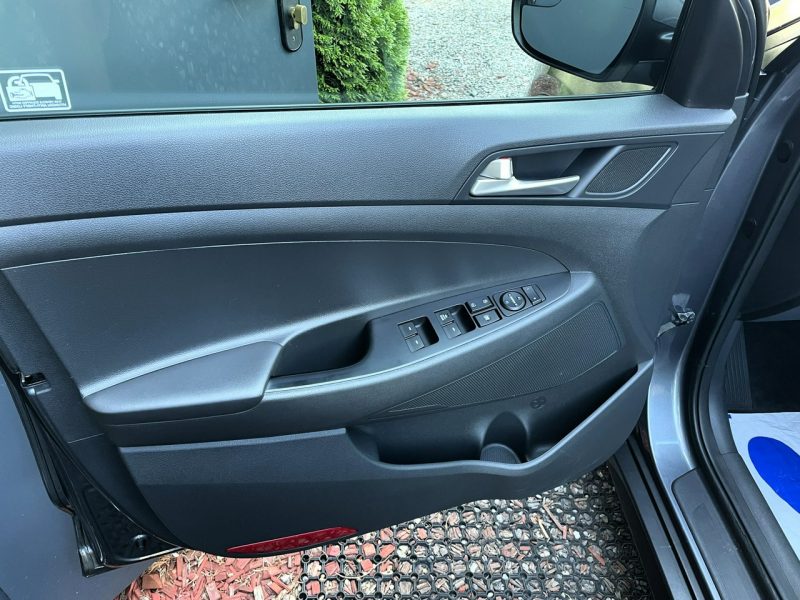 Hyundai Tucson LED, Klimatyzacja, Nawigacja, Tempomat, Asystent Pasa, CarPlay, 4x4 III (2015-2020)