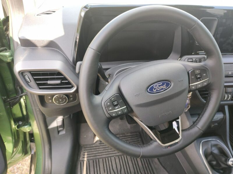 Ford Tourneo Courier Inna