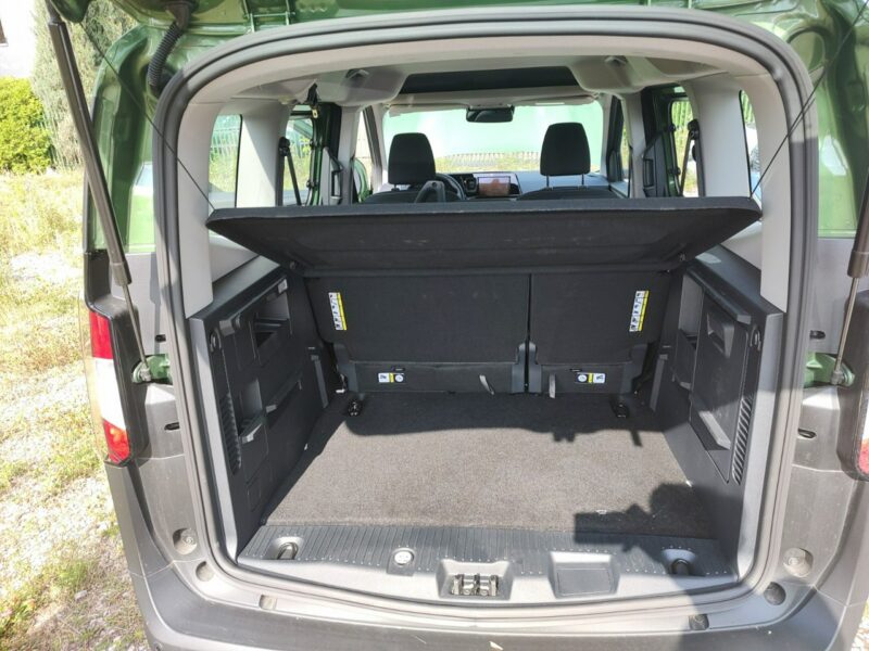 Ford Tourneo Courier Inna