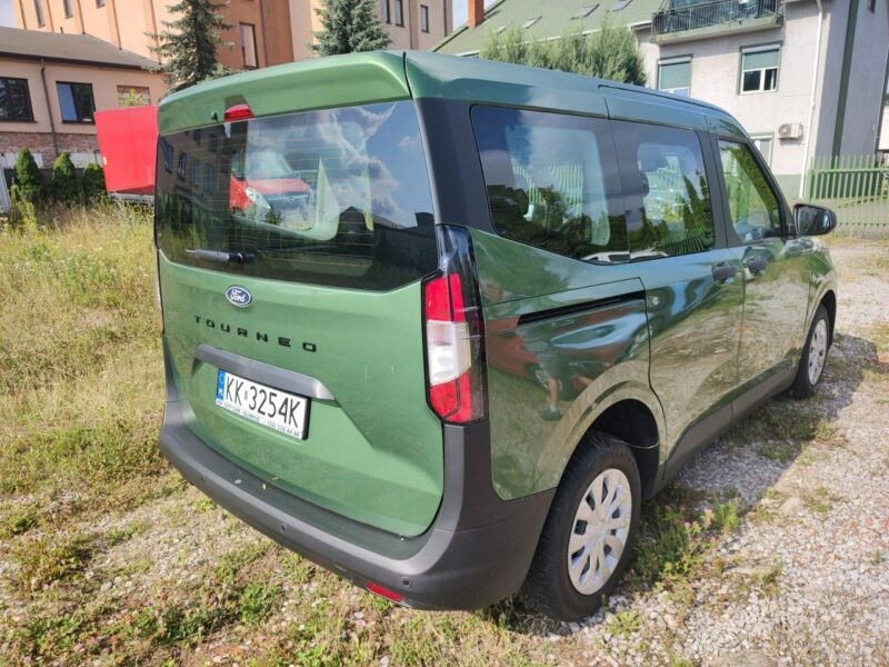 Ford Tourneo Courier Inna