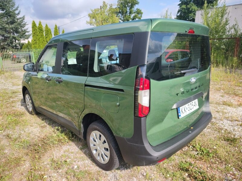 Ford Tourneo Courier Inna