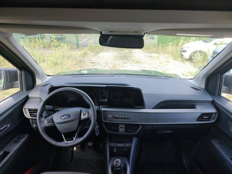 Ford Tourneo Courier Inna