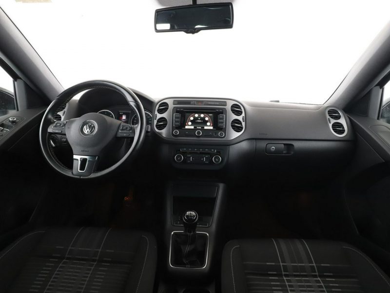 Volkswagen Tiguan BI-Xenon klima auto grzane fotele hak navi bluetooth I (2007-2016)
