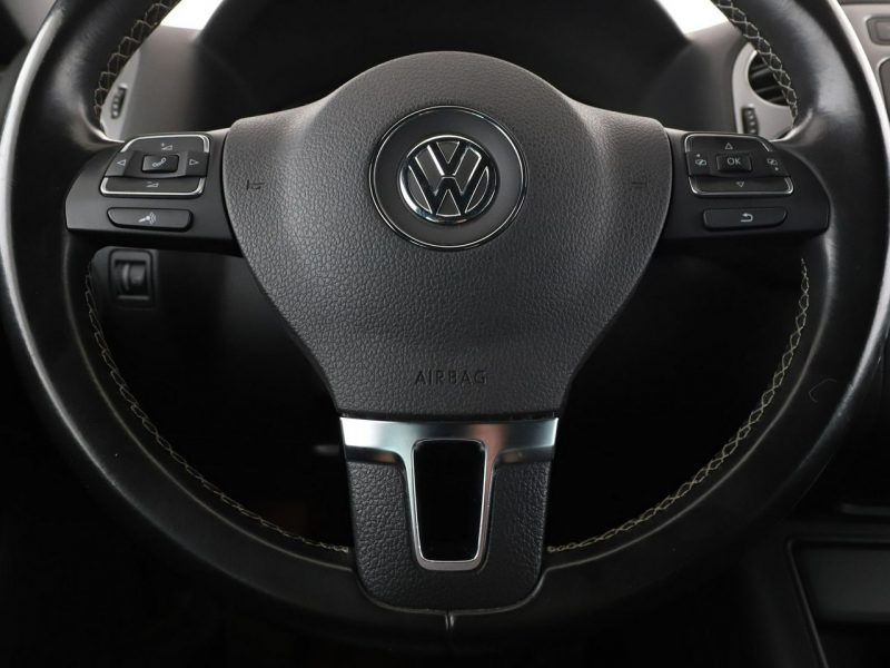 Volkswagen Tiguan BI-Xenon klima auto grzane fotele hak navi bluetooth I (2007-2016)