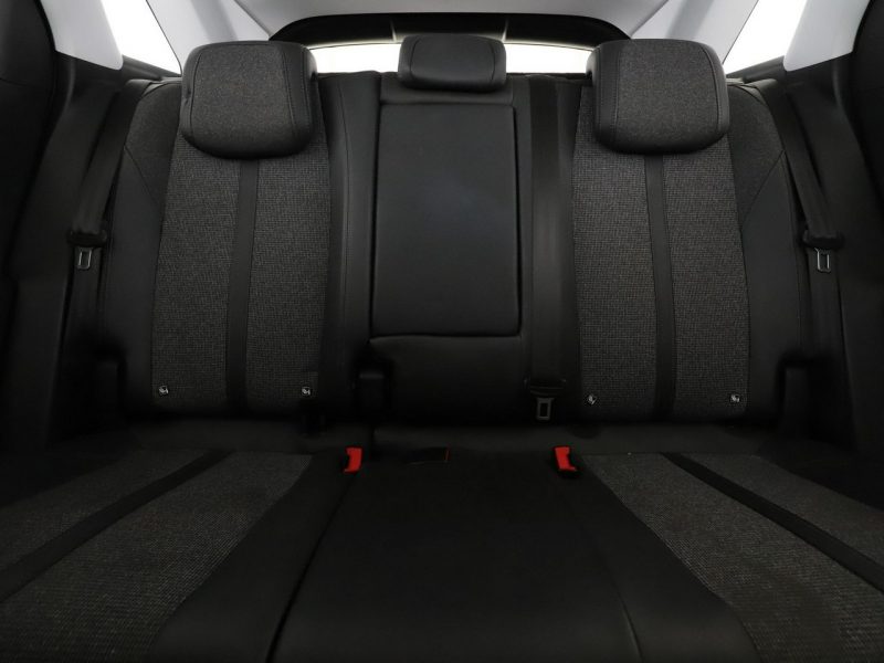 Peugeot 3008 Automat PDC tempomat klima auto navi bluetooth II (2016-)