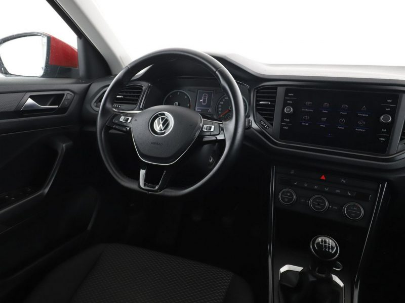 Volkswagen T-Roc navi klima auto grzane fotele czujniki parkowania