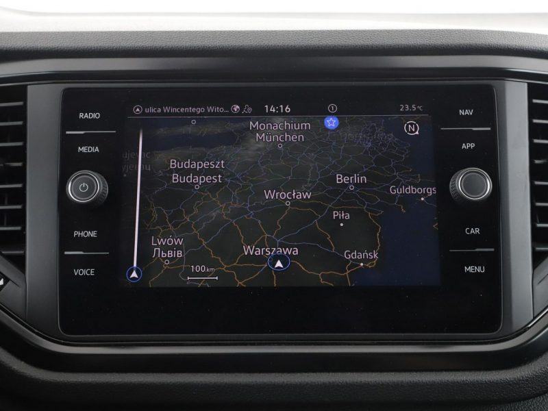 Volkswagen T-Roc navi klima auto grzane fotele czujniki parkowania