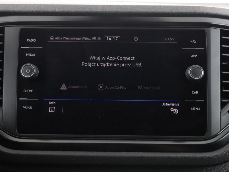Volkswagen T-Roc navi klima auto grzane fotele czujniki parkowania