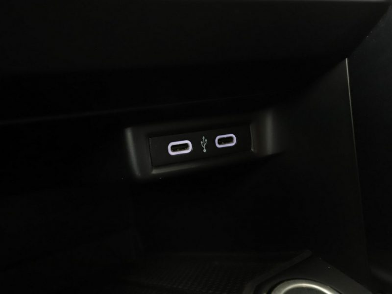 Volkswagen T-Roc navi klima auto grzane fotele czujniki parkowania