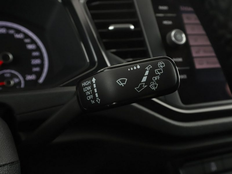 Volkswagen T-Roc navi klima auto grzane fotele czujniki parkowania