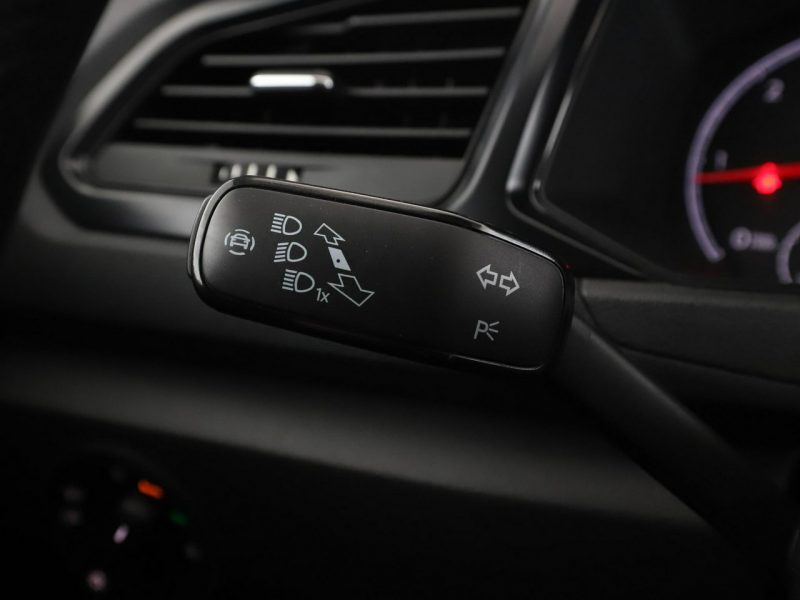 Volkswagen T-Roc navi klima auto grzane fotele czujniki parkowania